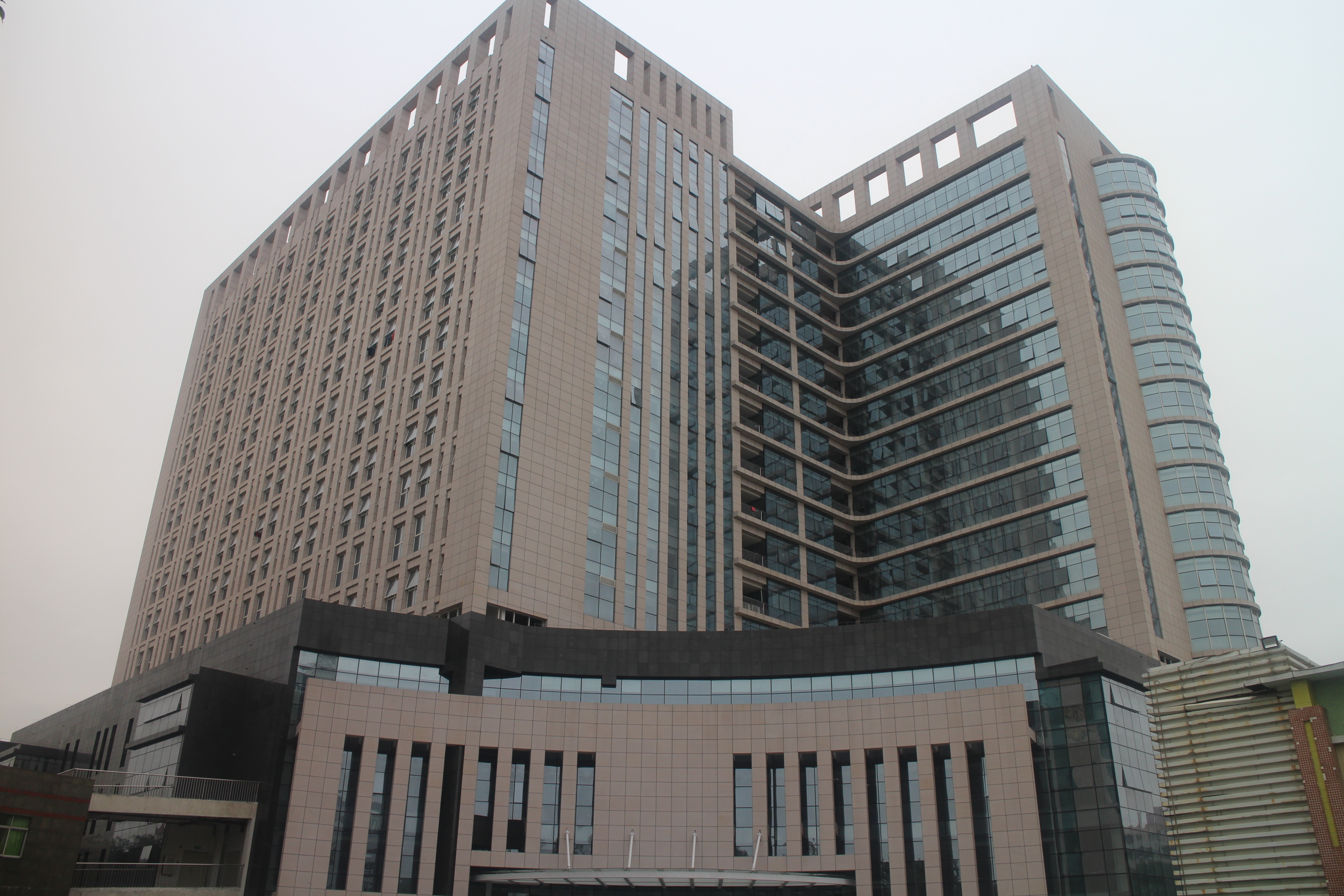 4阳江市人民医院新住院大楼手术部、一体化数字化手术室装备设施安装